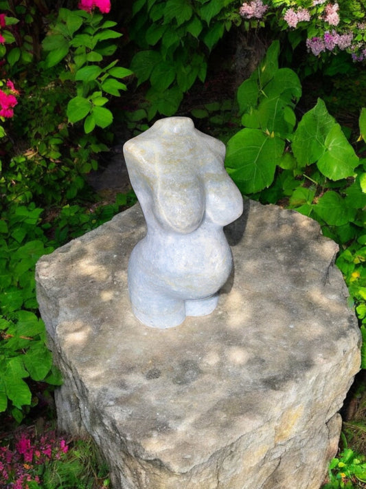 Troilite Pregnant Goddess Body